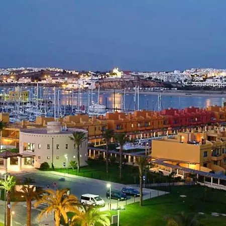 Appartement Bright Apt Marina View Steps To Beach