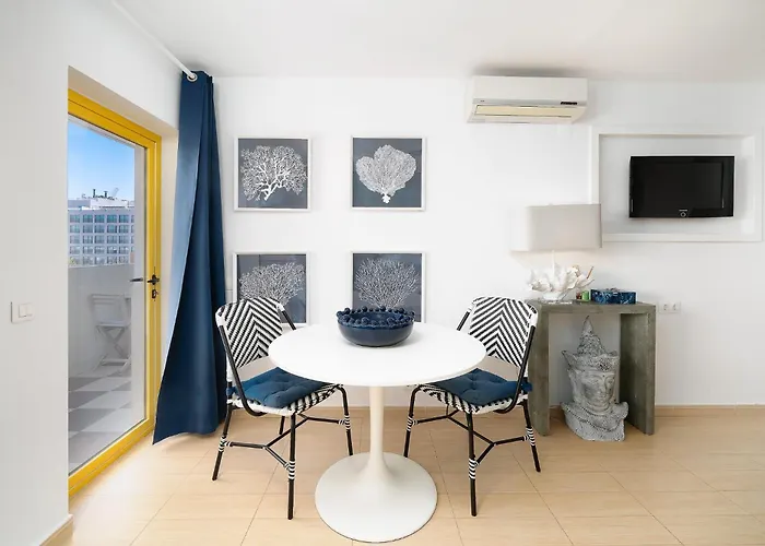 Daire Stylish With A View And Portimão