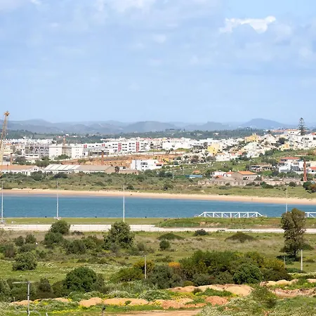 Bright Apt Marina View Steps To Beach Апартаменты *