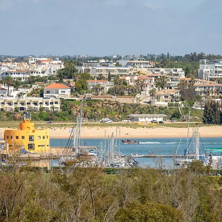 Apartamento Stylish With A View And